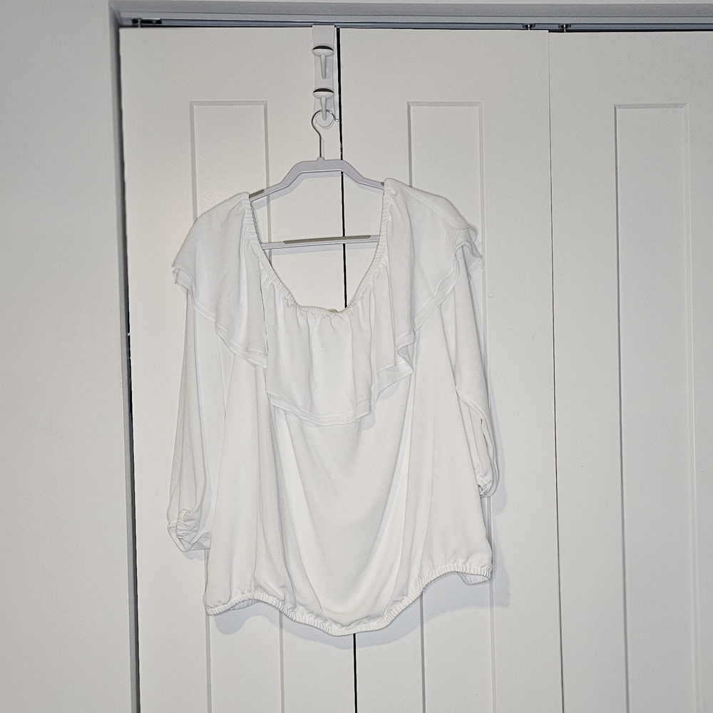 Michael Kors White Ruffle Blouse. 3X. NWOT.